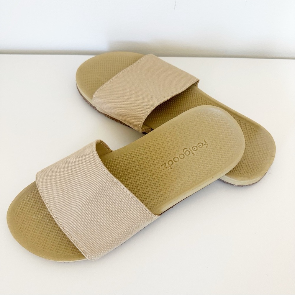 Feelgoodz Easy Day Slides Ponderosa Beige Vegan Cushion Sandals Size 8